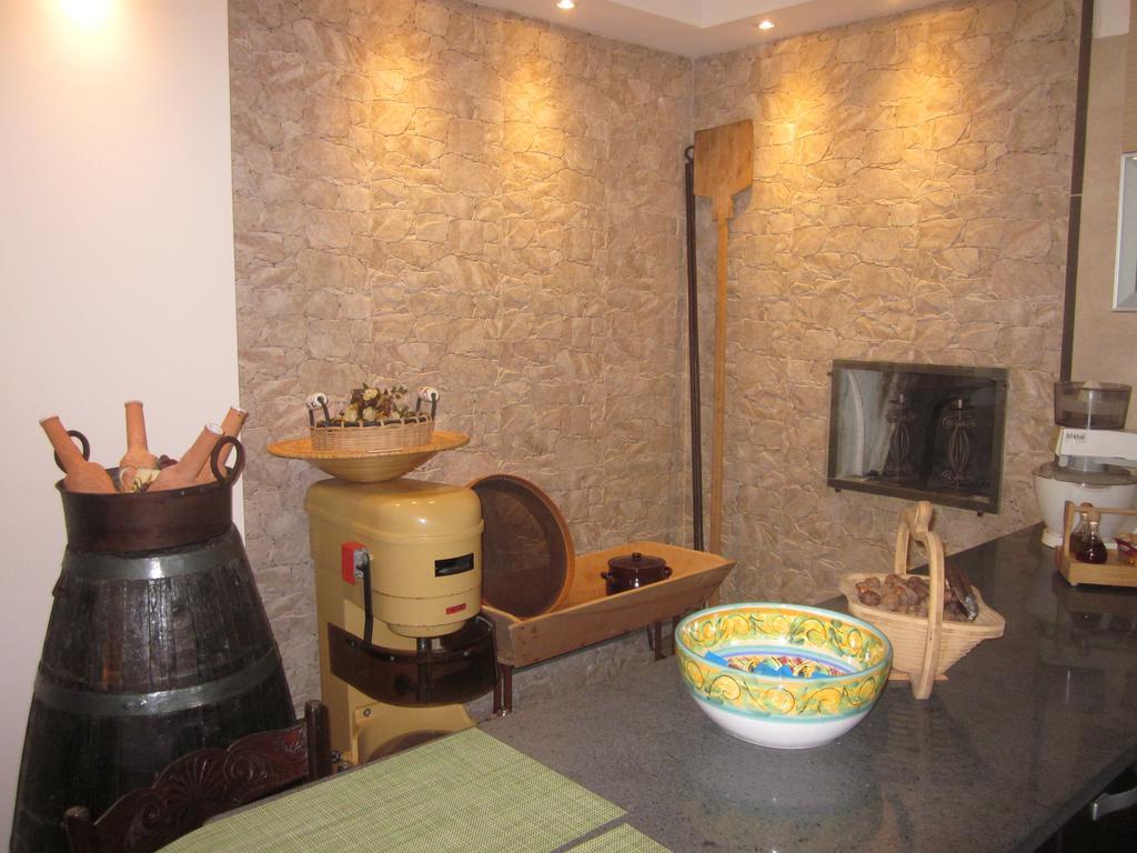 La Tavernetta Dell'Etna ซัฟเฟรานา เอตเนอา ภายนอก รูปภาพ